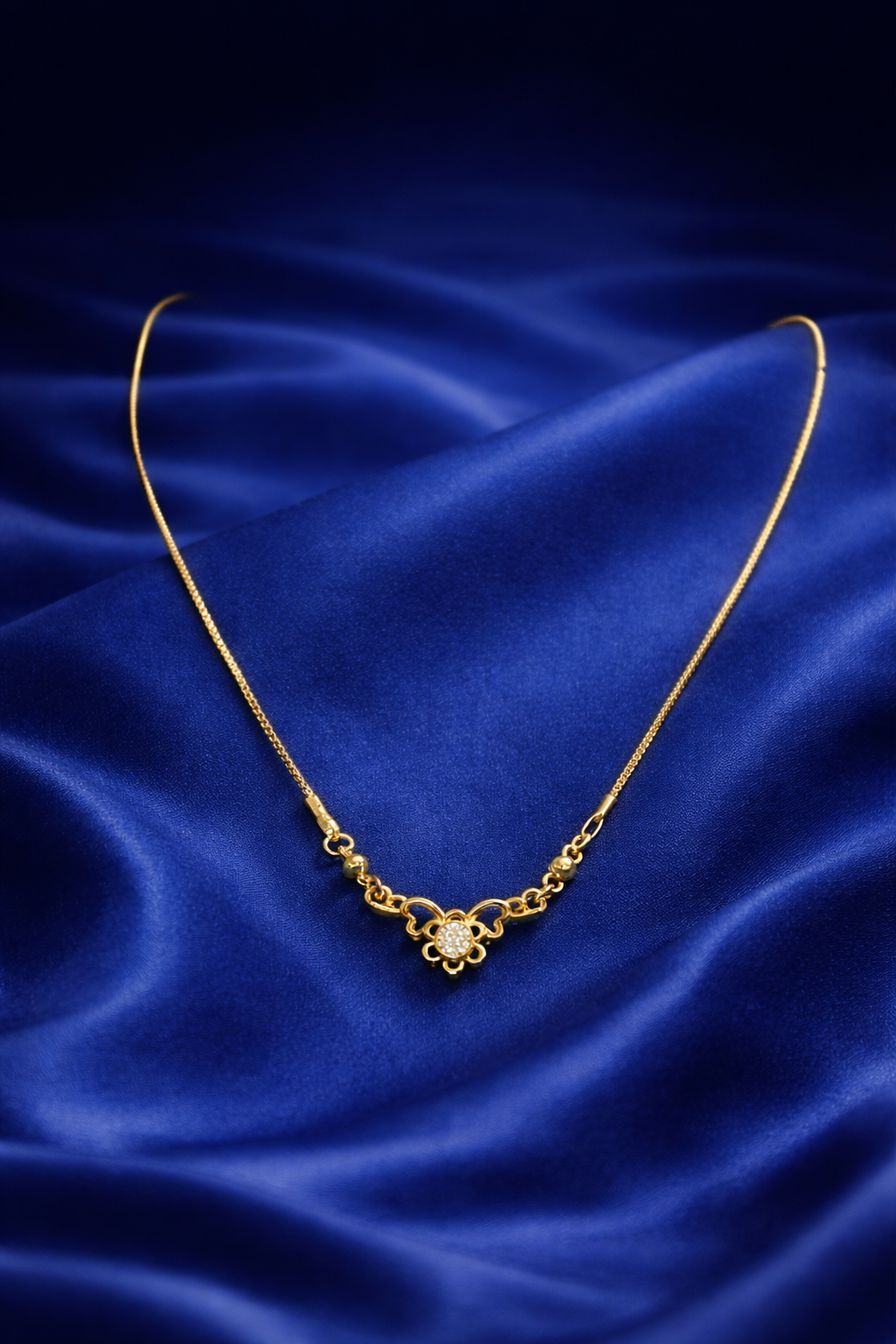Elegant Gold Plated Floral Charm Pendant Necklace (WPS8)