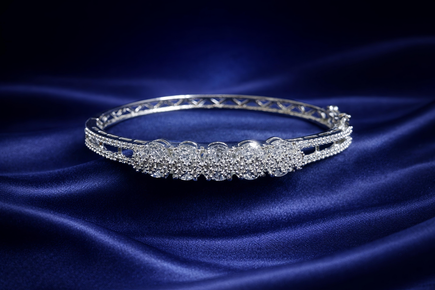 Luxury Diamond-Style Silver Bracelet (BAR2)