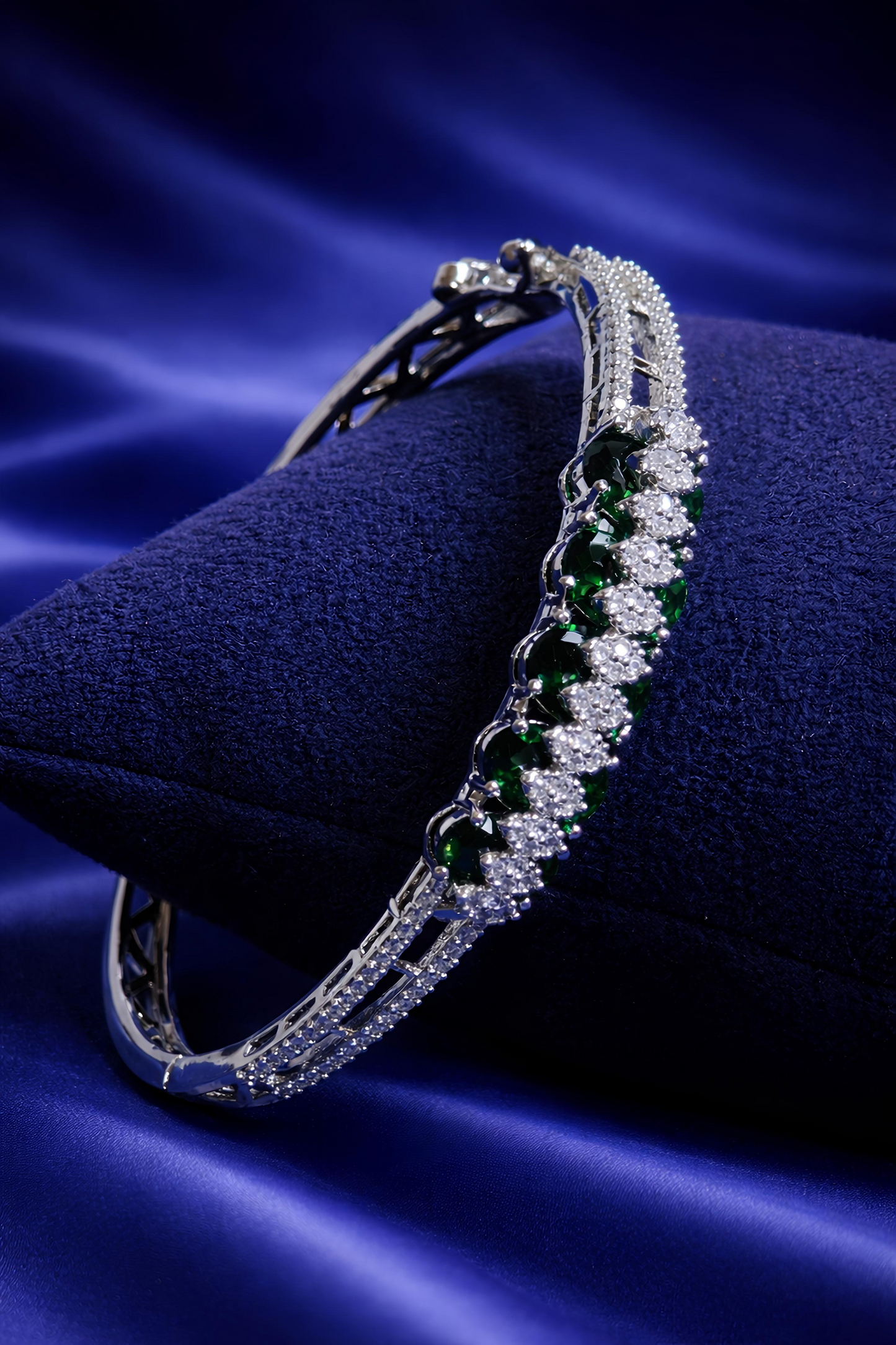 Royal Emerald Green Bracelet with Crystal Detailing (BAR4)