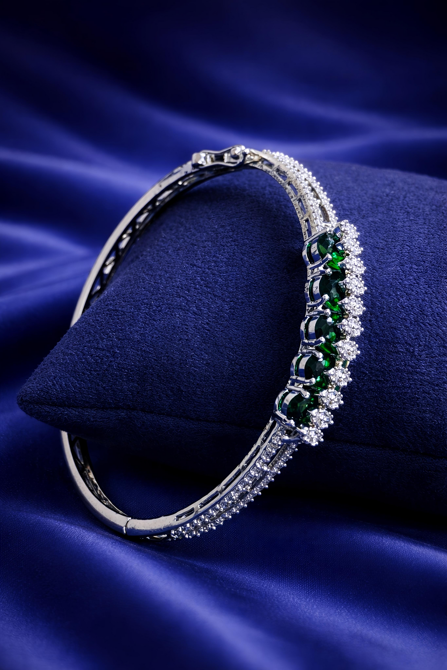 Royal Emerald Green Bracelet with Crystal Detailing (BAR4)