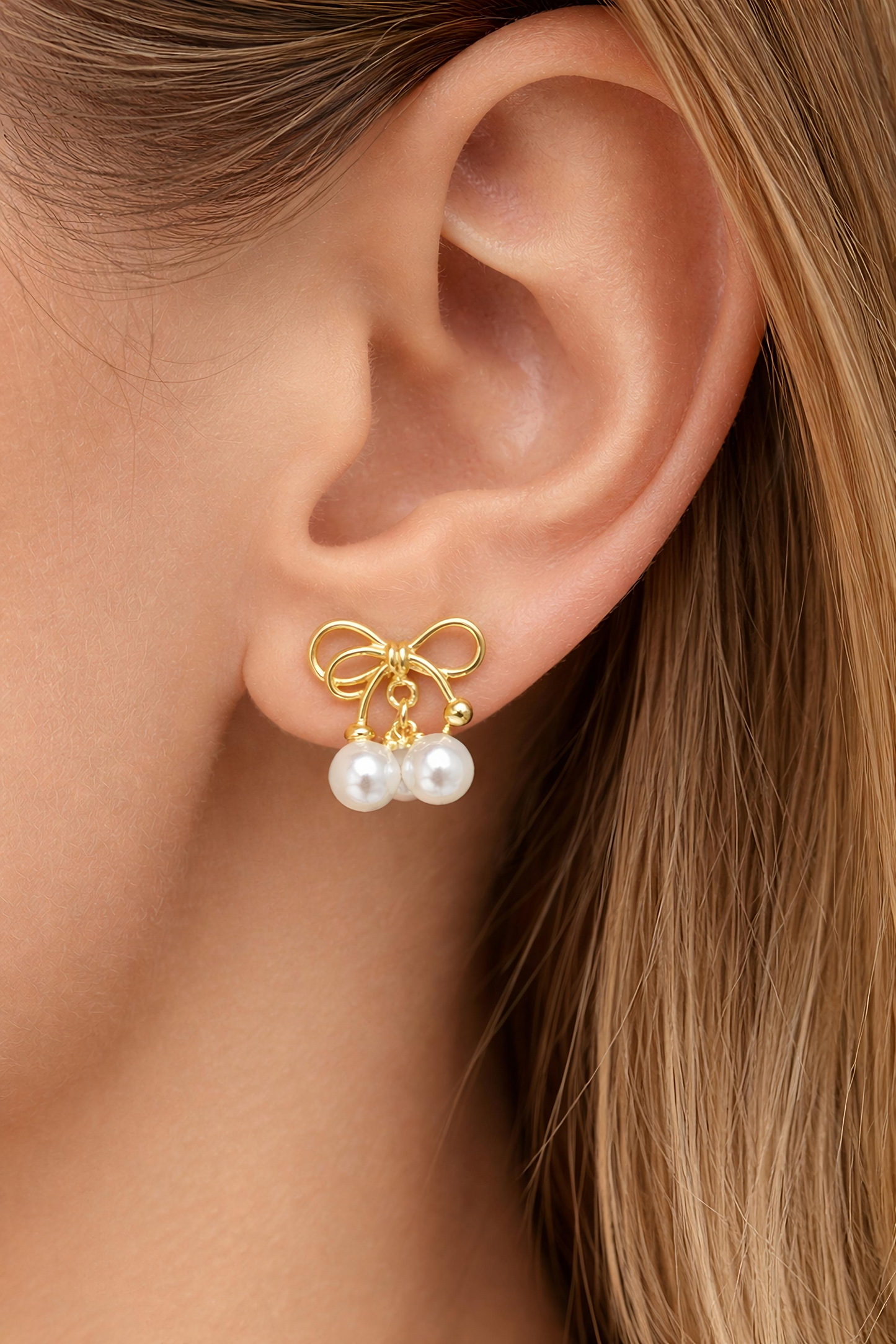 Elegant Minimal Daily Wear Earrings (EAR26)