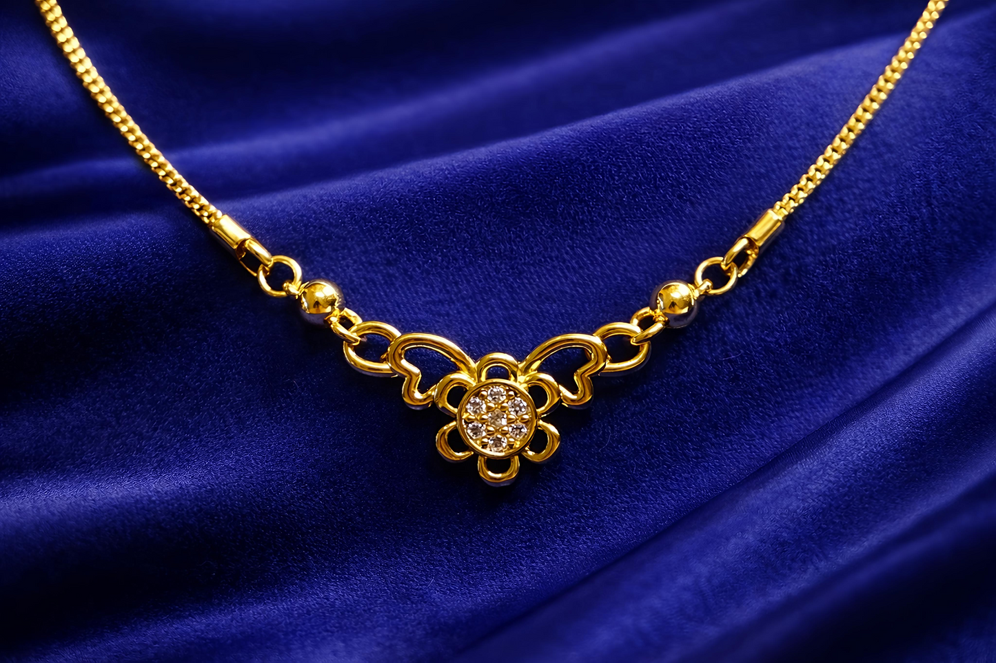Elegant Gold Plated Floral Charm Pendant Necklace (WPS8)