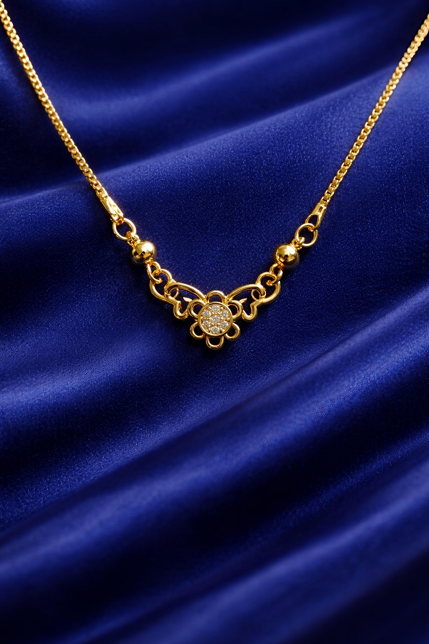 Elegant Gold Plated Floral Charm Pendant Necklace (WPS8)