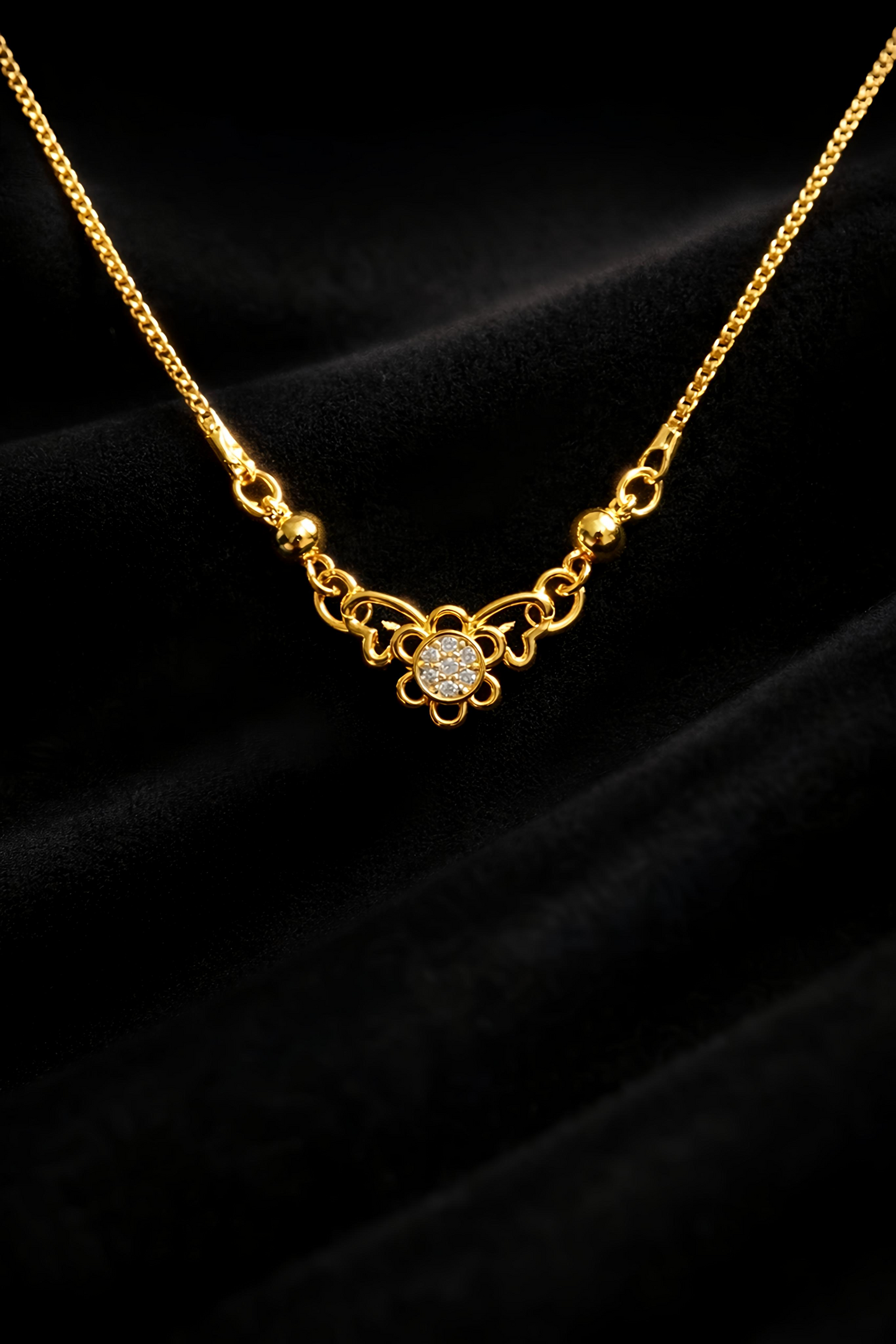 Elegant Gold Plated Floral Charm Pendant Necklace (WPS8)