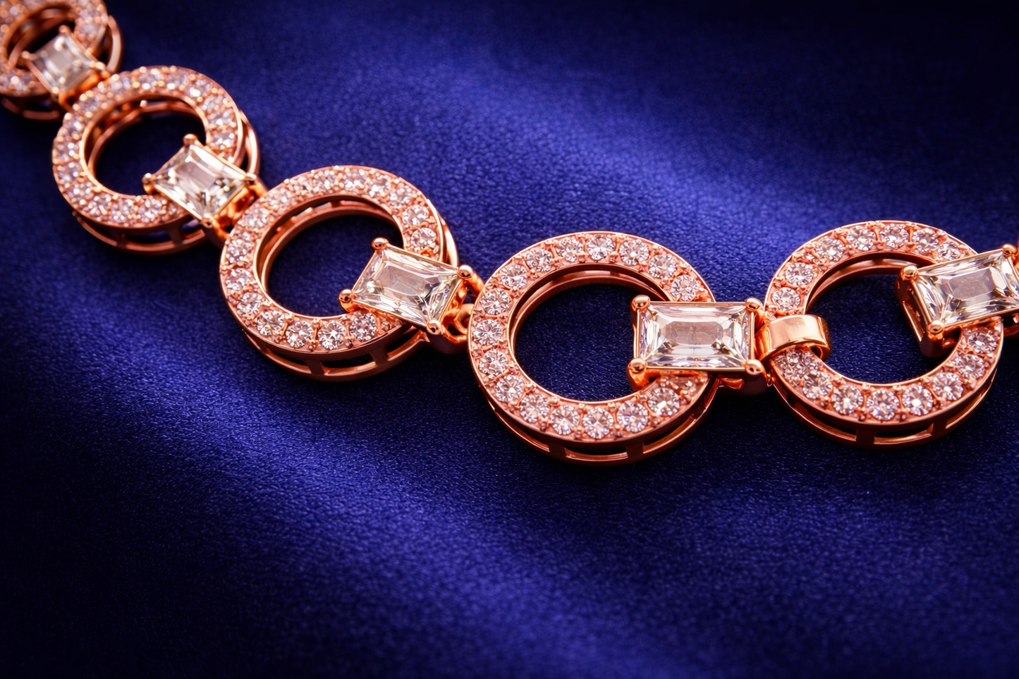 Stylish Gold Plated Circular Link Necklace Set (MAN15)