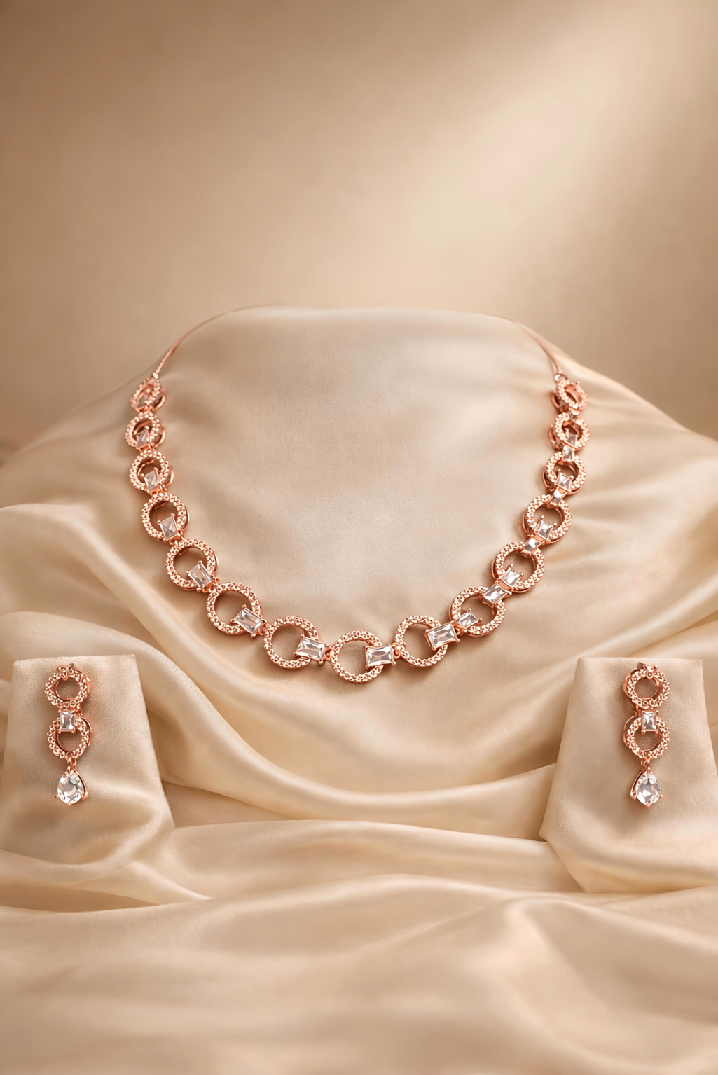 Stylish Gold Plated Circular Link Necklace Set (MAN15)