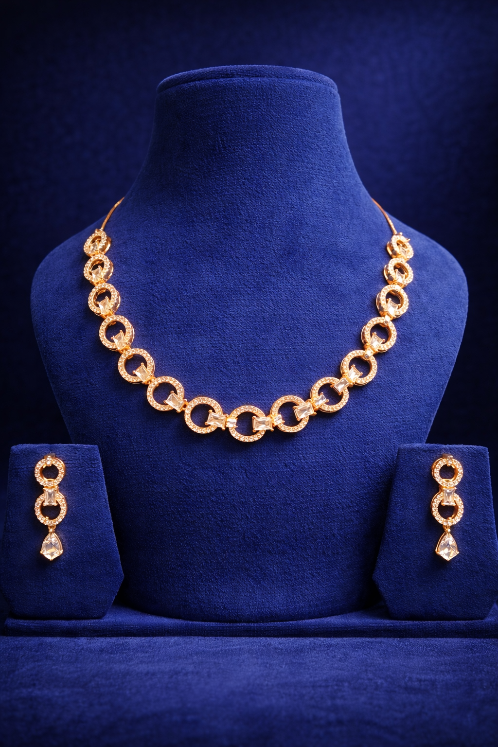 Stylish Gold Plated Circular Link Necklace Set (MAN15)