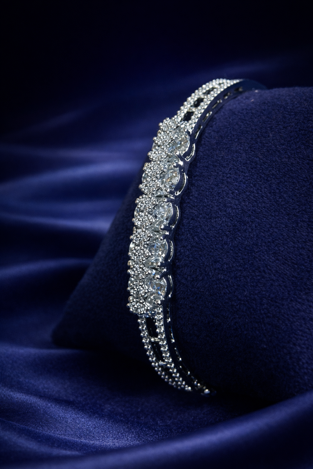 Luxury Diamond-Style Silver Bracelet (BAR2)