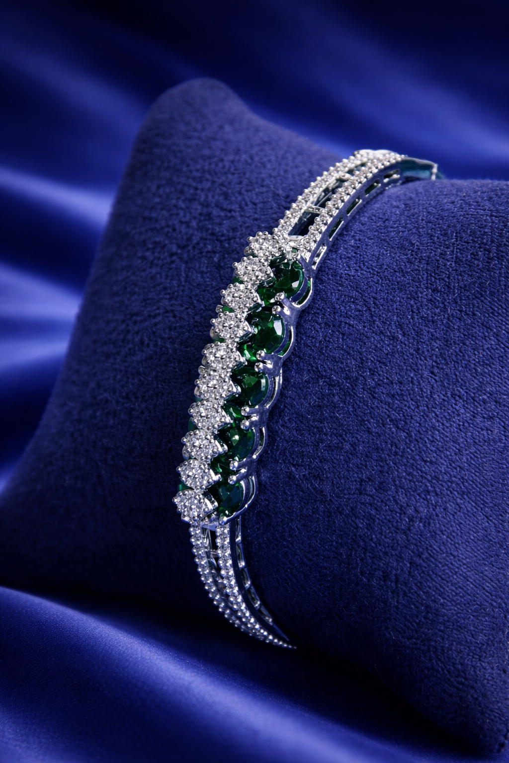 Royal Emerald Green Bracelet with Crystal Detailing (BAR4)